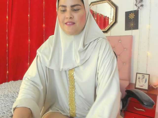 AishaAmin webcam
