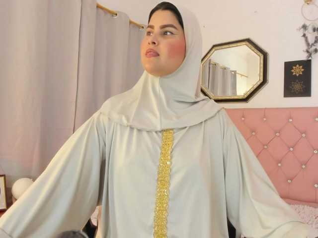 AishaAmin live webcam show