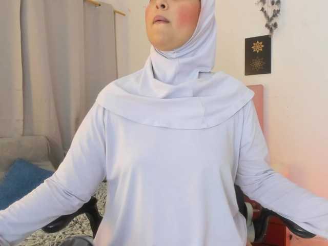AishaAmin Live Cam on BongaCams