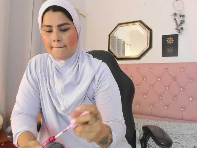 AishaAmin live cam on BongaCams