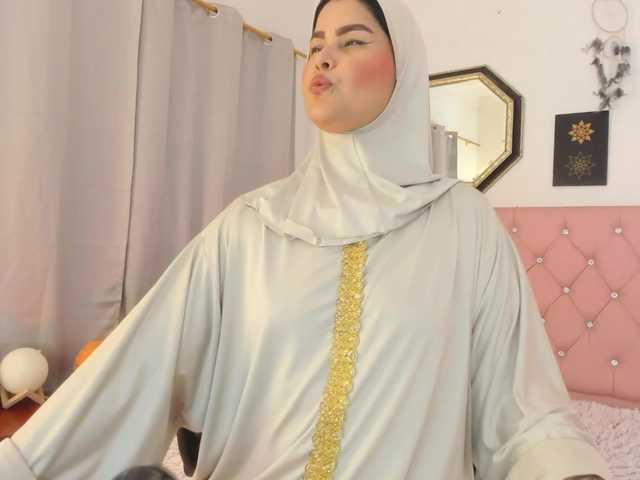 AishaAmin live webcam show