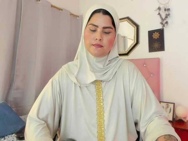 AishaAmin live cam on BongaCams