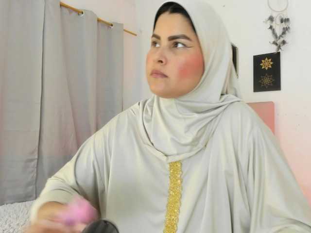 AishaAmin live cam on BongaCams