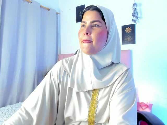 AishaAmin live cam on BongaCams