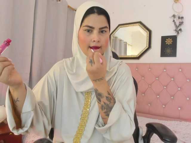 AishaAmin live webcam show