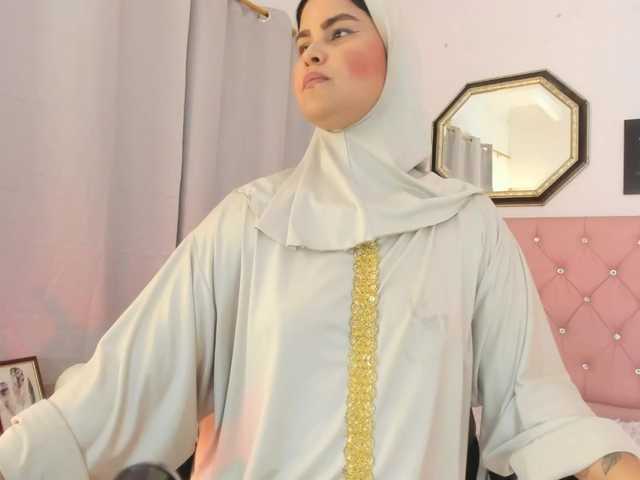 AishaAmin live webcam show