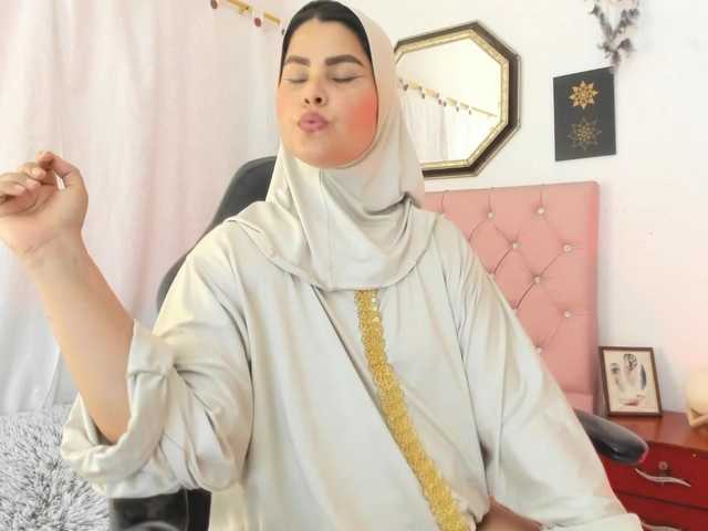 AishaAmin live cam on BongaCams