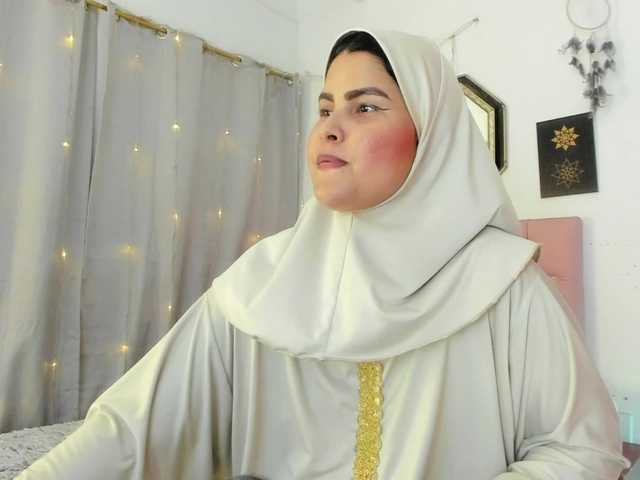 AishaAmin live cam preview