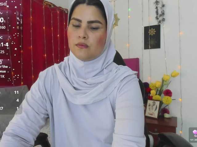 le modèle AishaAmin est en webcam porno dans un show sur le site bongacams, il possède les tags suivants: Arab,Brunette,Trimmed