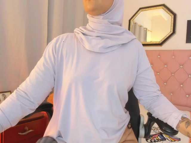 AishaAmin live webcam show