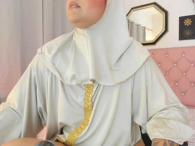 AishaAmin live webcam show