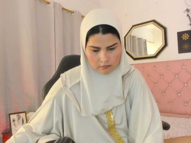 AishaAmin live cam on BongaCams