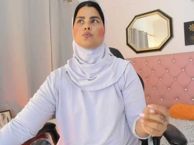 AishaAmin live cam on BongaCams