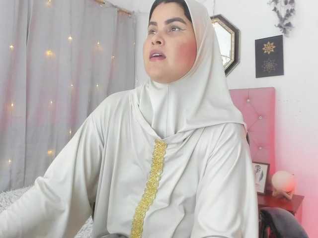 AishaAmin live cam on BongaCams