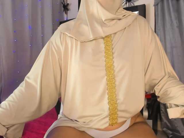 AishaAmin live cam on BongaCams