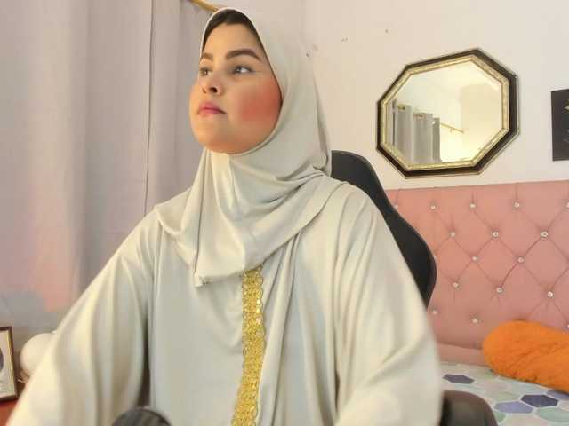 AishaAmin live webcam show