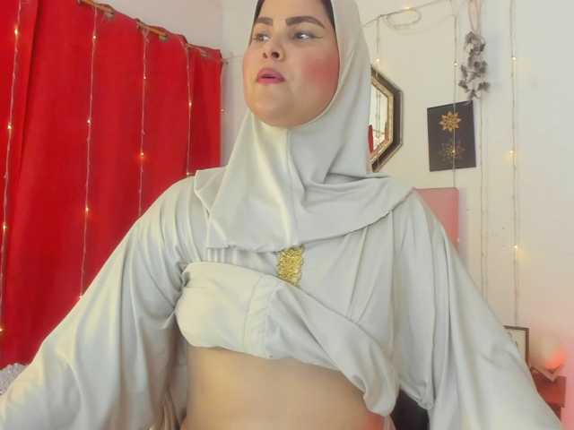 AishaAmin webcam