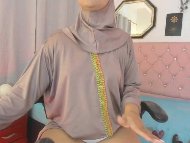 AishaAmin live webcam show