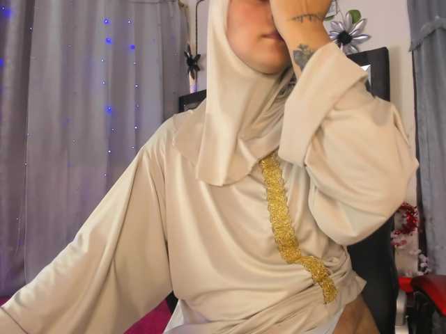 AishaAmin live cam preview