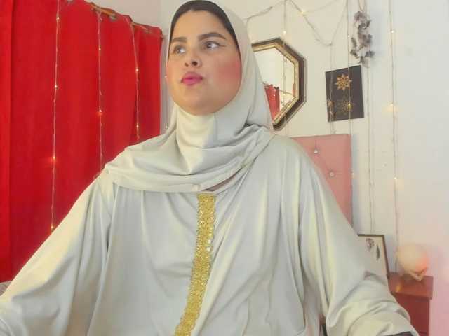 AishaAmin live cam preview