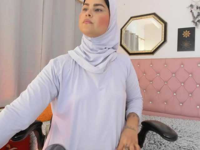 AishaAmin live webcam show