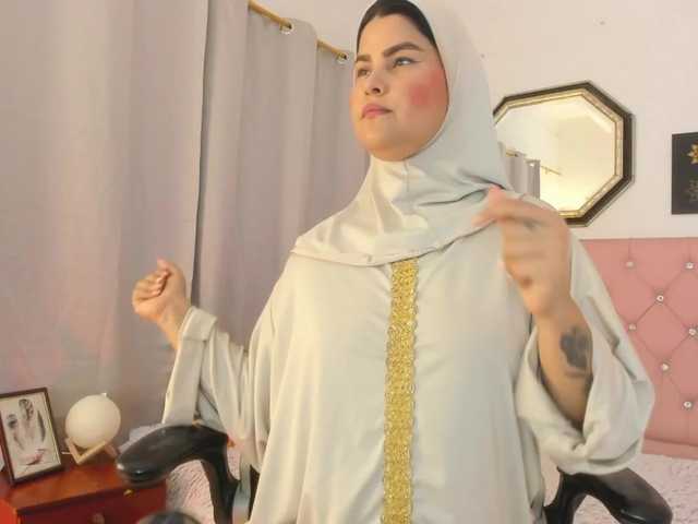 AishaAmin live webcam show