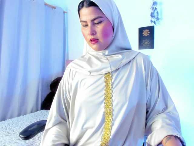 AishaAmin live cam on BongaCams