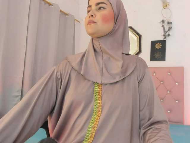 AishaAmin live webcam show