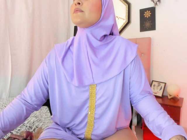 AishaAmin live cam on BongaCams