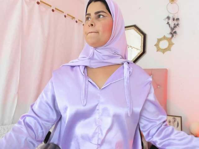 AishaAmin live cam on BongaCams
