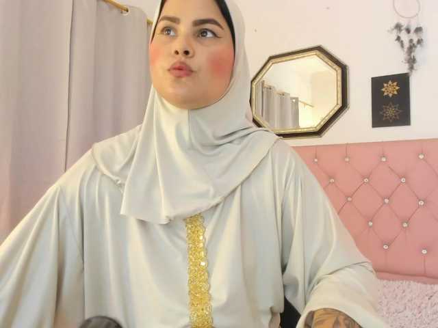 AishaAmin live webcam show