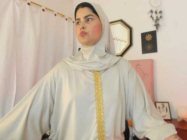 AishaAmin live cam on BongaCams
