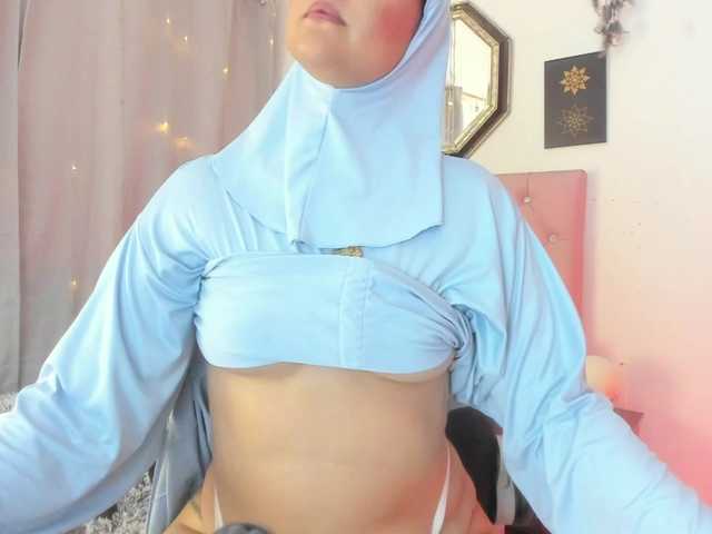 AishaAmin live cam on BongaCams