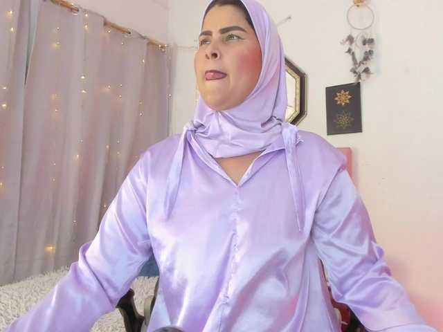 AishaAmin live cam on BongaCams