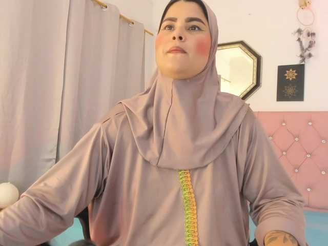 AishaAmin live webcam show