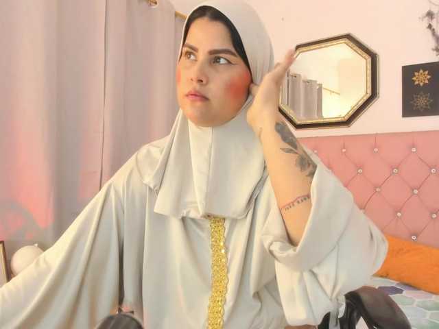 AishaAmin live webcam show