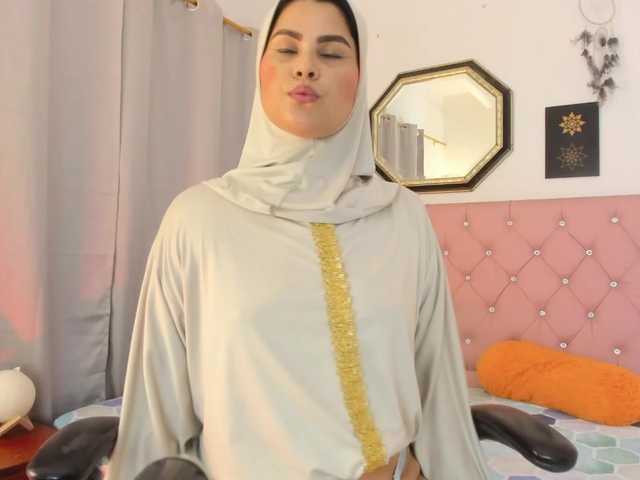 AishaAmin live webcam show