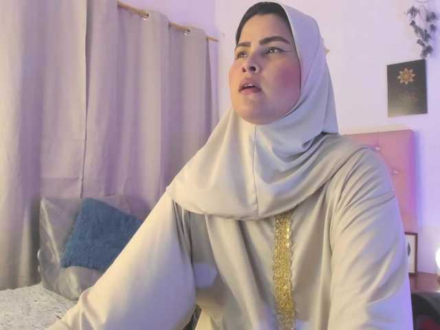 AishaAmin live cam on BongaCams