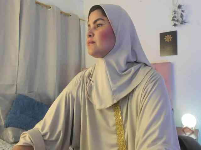 AishaAmin webcam