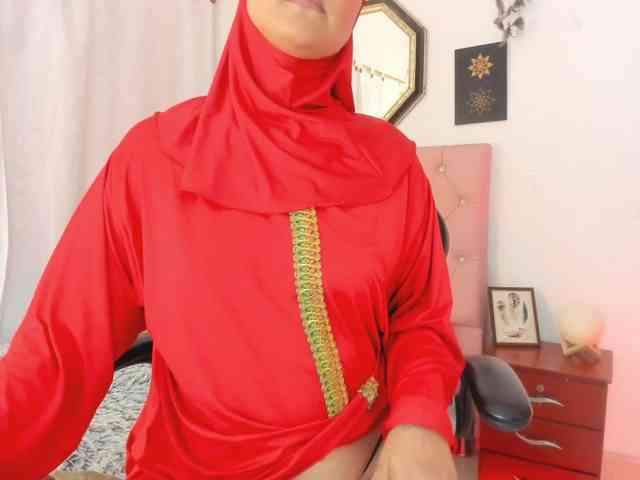 AishaAmin webcam