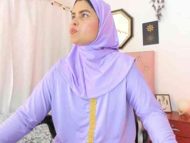 AishaAmin webcam