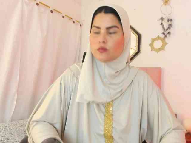 AishaAmin webcam