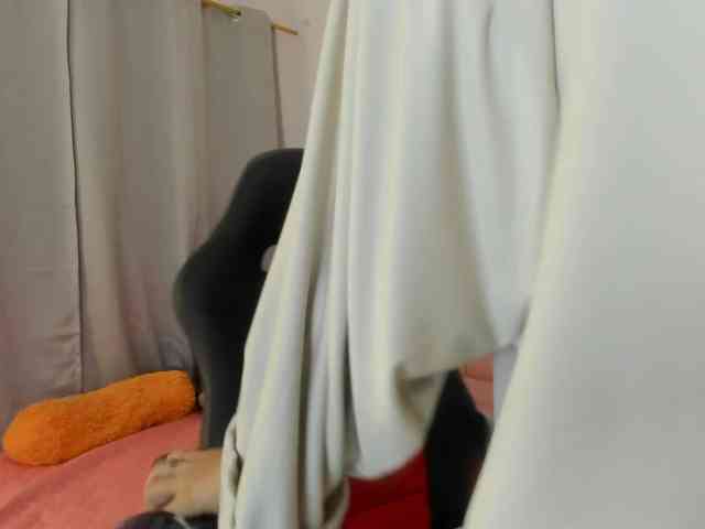 AishaAmin webcam