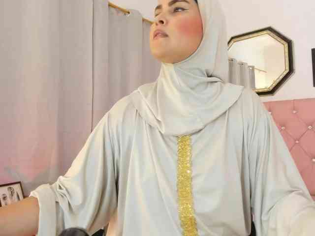 AishaAmin webcam