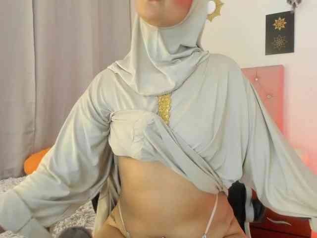 AishaAmin webcam