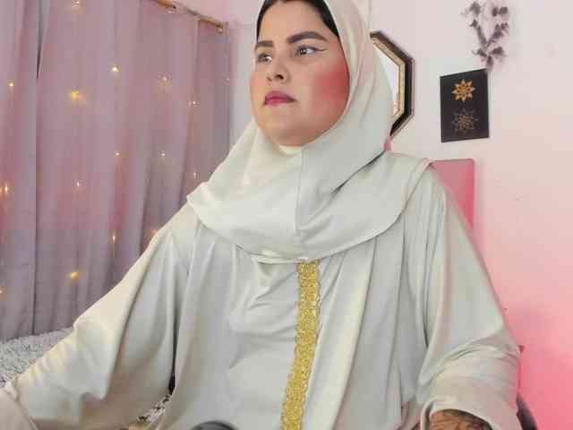 AishaAmin webcam