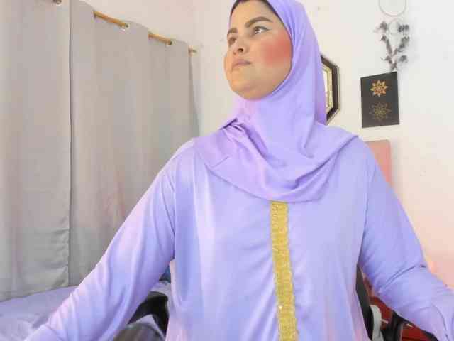 AishaAmin webcam