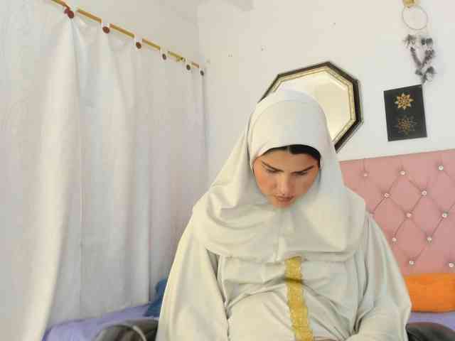 AishaAmin webcam