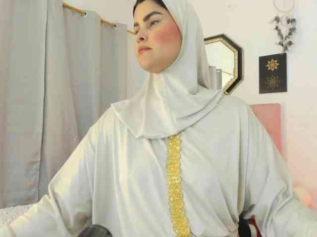 AishaAmin webcam