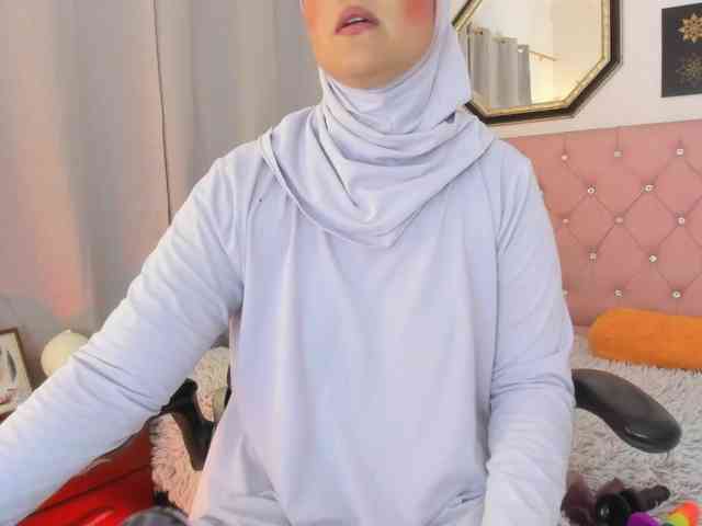 AishaAmin webcam